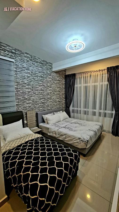 J&J Vacation Home@Novo8 Residence Kampong Tambak Экстерьер фото