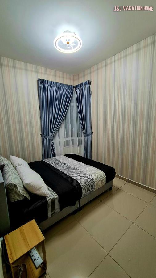 J&J Vacation Home@Novo8 Residence Kampong Tambak Экстерьер фото