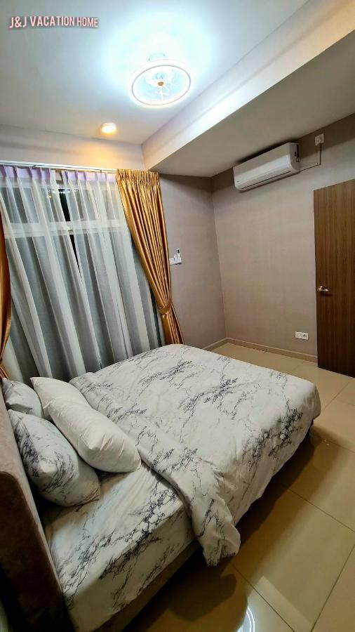 J&J Vacation Home@Novo8 Residence Kampong Tambak Экстерьер фото