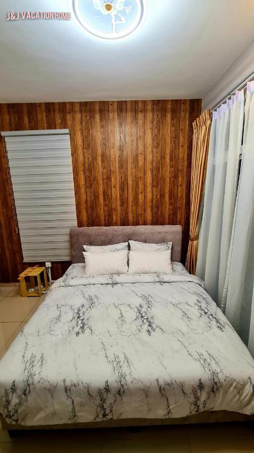 J&J Vacation Home@Novo8 Residence Kampong Tambak Экстерьер фото