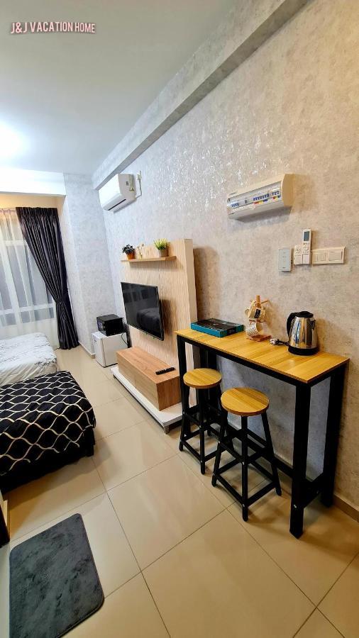 J&J Vacation Home@Novo8 Residence Kampong Tambak Экстерьер фото