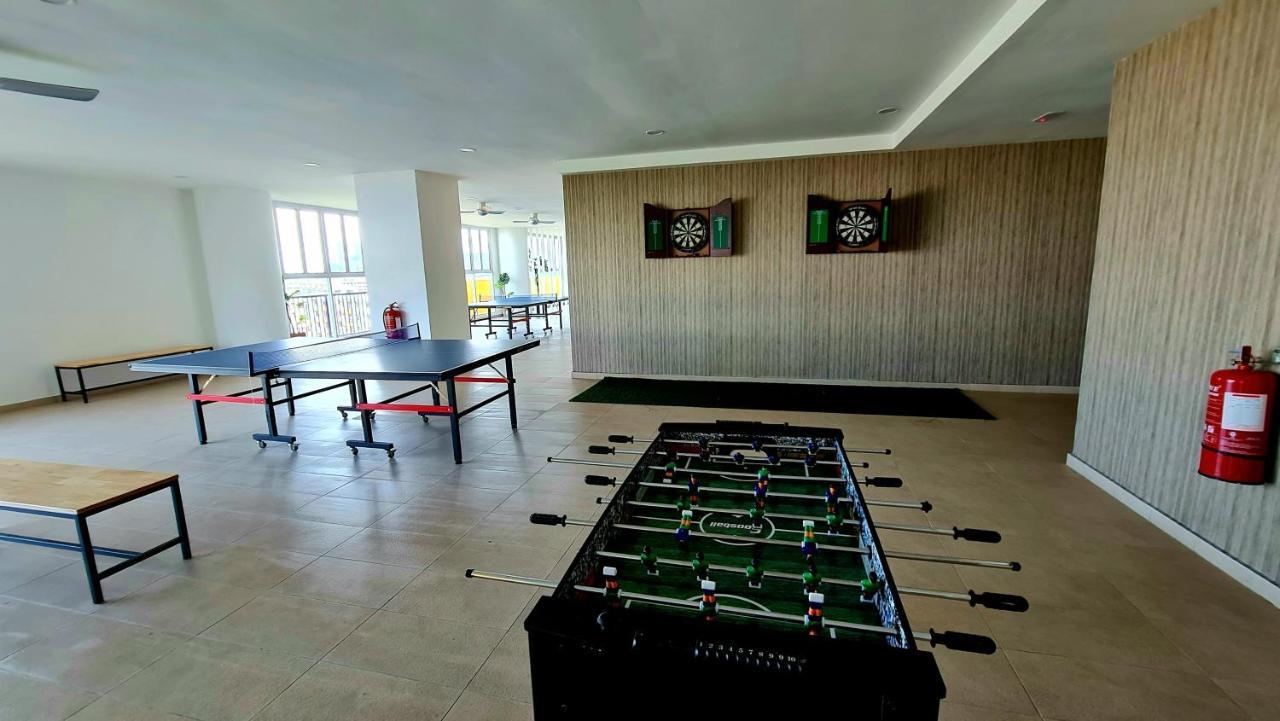 J&J Vacation Home@Novo8 Residence Kampong Tambak Экстерьер фото